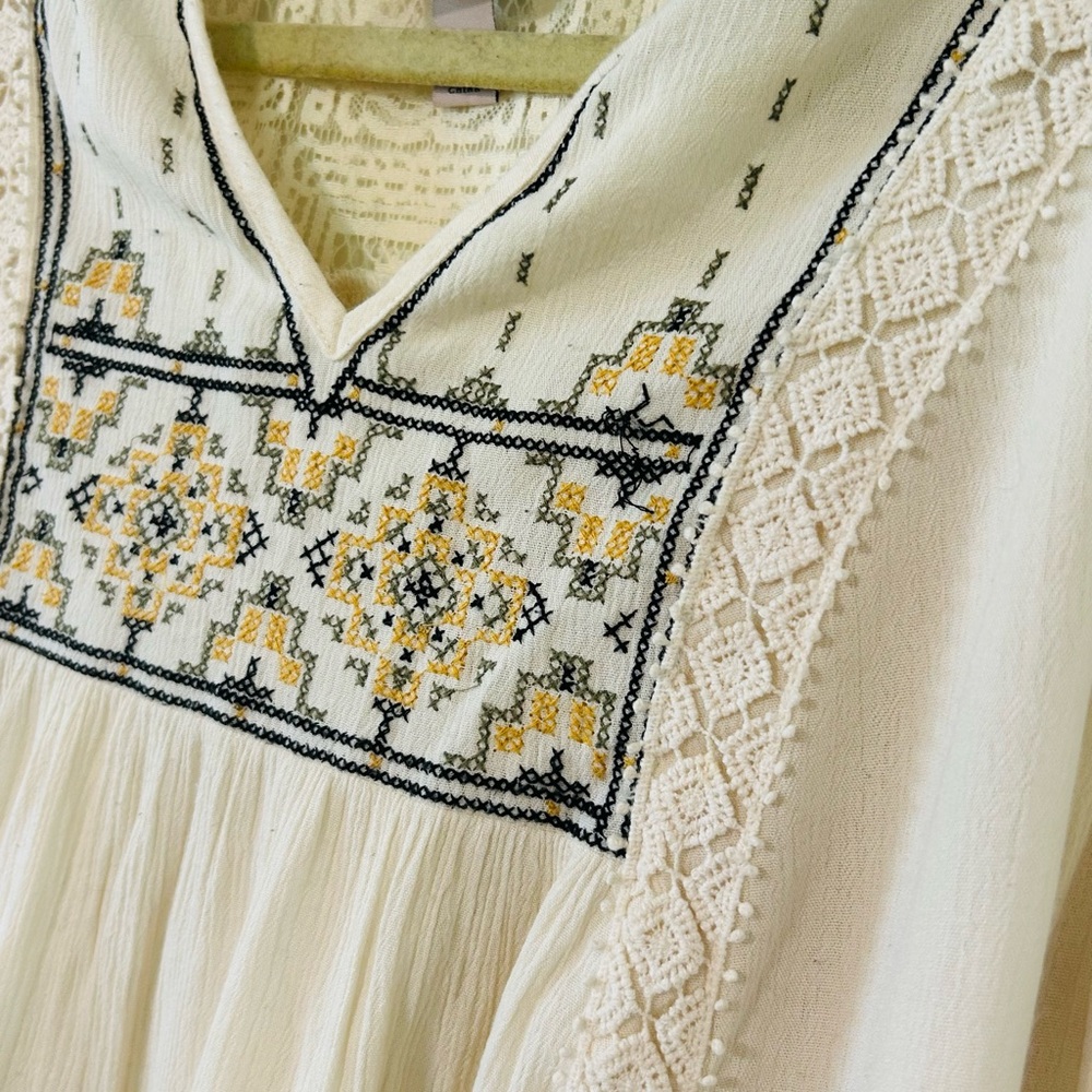 Knox Rose Cream Blouse with Embroidery - Picture 3 of 7